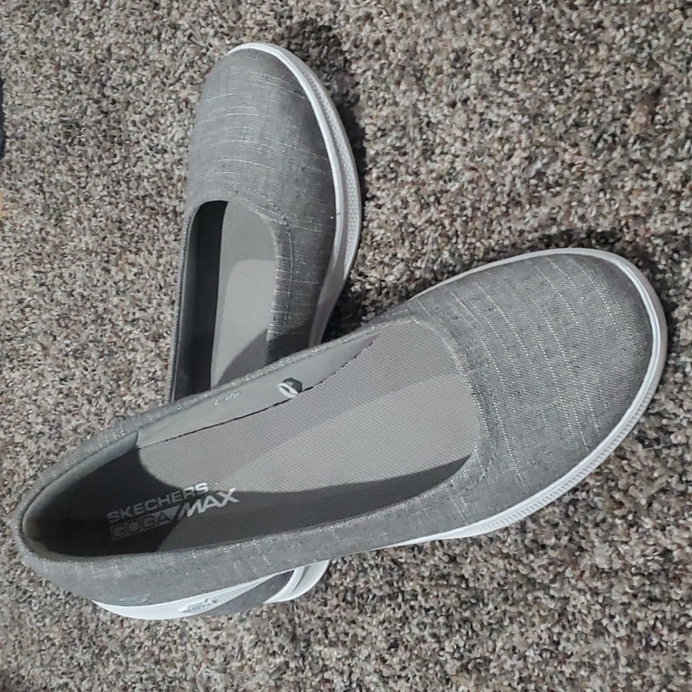 SKECHERS SHOES